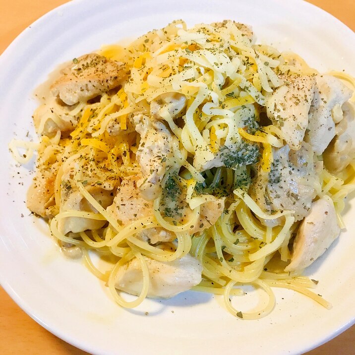 簡単●鶏肉の豆乳とチーズのクリームソースパスタ